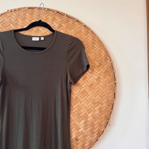 ARITZIA THE GROUP LUXE‎ LOUNGE TEMPTATION SHORT-SLEEVE RIBBED MAXI GREEN DRESS - Picture 6 of 11